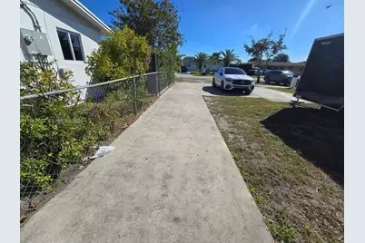17240 NW 52nd Ave, Miami Gardens, FL 33055 - Photo 20