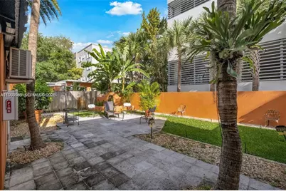 1033 NW 6th St #Cottage, Miami, FL 33136 - Photo 10