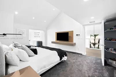 1961 S Oak Haven Cir, Miami, FL 33179 - Photo 26