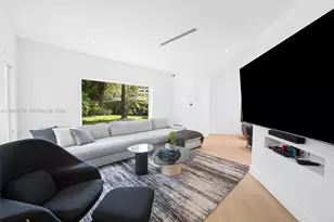 1961 S Oak Haven Cir, Miami, FL 33179 - Photo 8