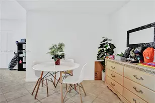 300 S Biscayne Blvd, Miami, FL 33131 - Photo 6