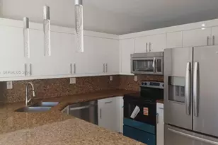 6940 NW 179th St, Hialeah, FL 33015 - Photo 16