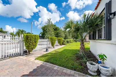 1844 NW 47th St, Miami, FL 33142 - Photo 10