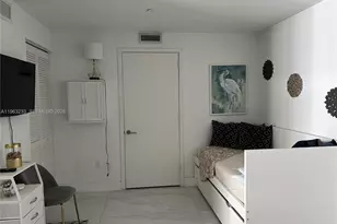 31 SE 6th St, Miami, FL 33131 - Photo 10