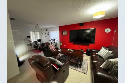 733 NW 33rd Ave, Miami, FL 33125 - Photo 8