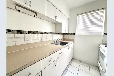 315 69th St #110, Miami Beach, FL 33141 - Photo 6