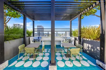 11 NE 6th St #1208, Miami, FL 33132 - Photo 16