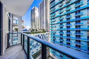 11 NE 6th St, Miami, FL 33132 - Photo 12