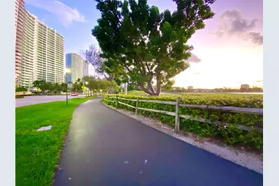 20505 E Country Club Dr #836, Aventura, FL 33180 - Photo 40