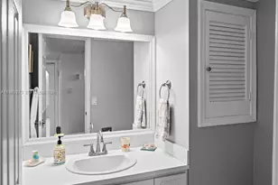 691 S Hollybrook Dr, Pembroke Pines, FL 33025 - Photo 20