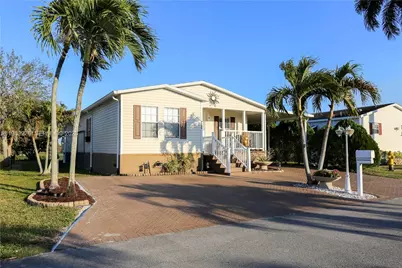 2228 SW 83rd Ave, Davie, FL 33324 - Photo 4