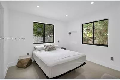 221 NE 4th St, Hallandale Beach, FL 33009 - Photo 12