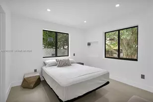 221 NE 4th St, Hallandale Beach, FL 33009 - Photo 12