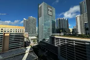 170 SE 14th St, Miami, FL 33131 - Photo 18