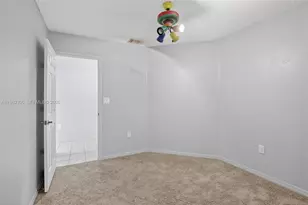 1150 Queen Palm Ct, Hollywood, FL 33019 - Photo 26