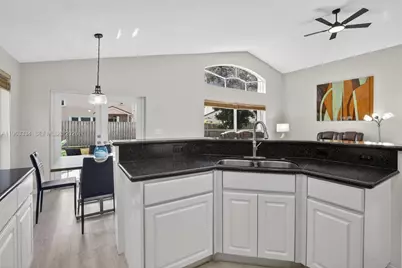 13224 NW 12th St, Pembroke Pines, FL 33028 - Photo 10