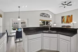 13224 NW 12th St, Pembroke Pines, FL 33028 - Photo 10