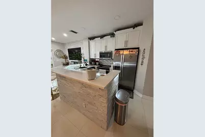 341 SW 121st Ave, Pembroke Pines, FL 33025 - Photo 4