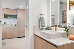 159 NE 6th St, Miami, FL 33132 - Photo 20