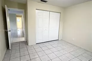 813 SW 10th St, Hallandale Beach, FL 33009 - Photo 4