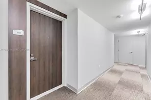 92 SW 3rd St, Miami, FL 33130 - Photo 4