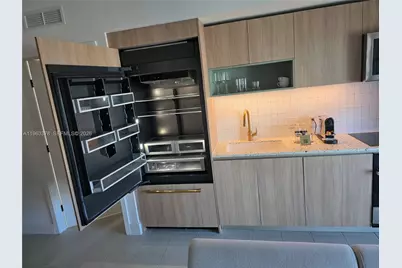 159 NE 6th St #4302, Miami, FL 33132 - Photo 8