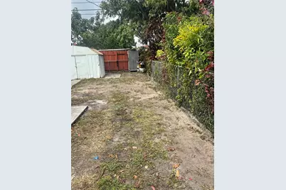 381 E 61st St, Hialeah, FL 33013 - Photo 16