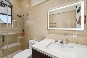 8200 NW 163rd St, Miami Lakes, FL 33016 - Photo 46