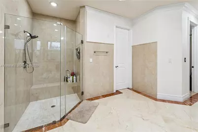 8200 NW 163rd St, Miami Lakes, FL 33016 - Photo 50