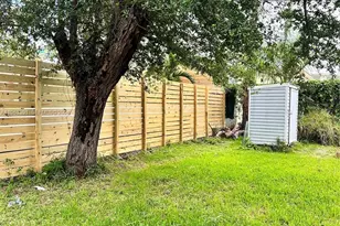 956 NE 80th St, Miami, FL 33138 - Photo 10