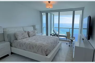 6799 Collins Ave #1604, Miami Beach, FL 33141 - Photo 8