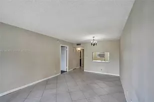 9440 Poinciana Pl, Davie, FL 33324 - Photo 26