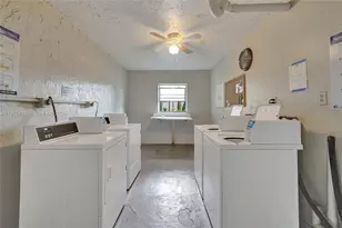 9440 Poinciana Pl, Davie, FL 33324 - Photo 30