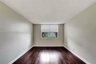 9440 Poinciana Pl, Davie, FL 33324 - Photo 8