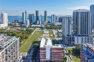 1749 NE Miami Ct, Miami, FL 33132 - Photo 48