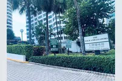 801 Brickell Bay Dr #1470, Miami, FL 33131 - Photo 4