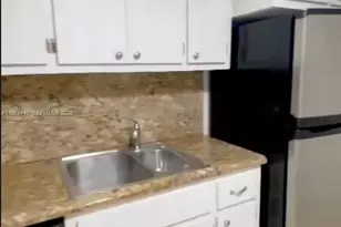 801 Brickell Bay Dr, Miami, FL 33131 - Photo 16