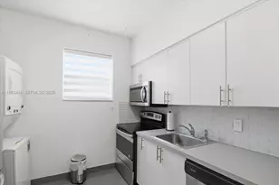 736 12th St, Miami Beach, FL 33139 - Photo 14