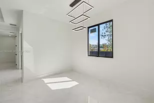 369 Woodburn, Lehigh Acres, FL 33972 - Photo 8