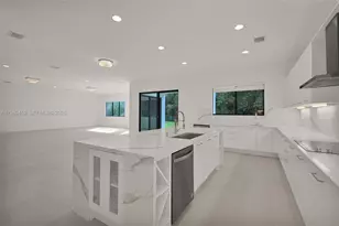 10386 SW 57th Ct, Cooper City, FL 33328 - Photo 8