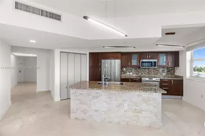 20000 E Country Club Dr #716, Aventura, FL 33180 - Photo 12