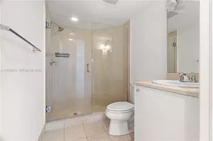 20000 E Country Club Dr, Aventura, FL 33180 - Photo 20
