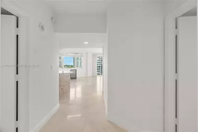 20000 E Country Club Dr #716, Aventura, FL 33180 - Photo 2