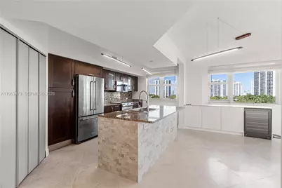 20000 E Country Club Dr #716, Aventura, FL 33180 - Photo 4