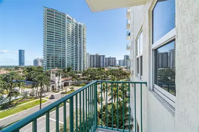 20000 E Country Club Dr #716, Aventura, FL 33180 - Photo 18