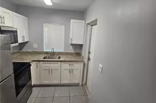 1128 NW 101st St, Miami, FL 33150 - Photo 8