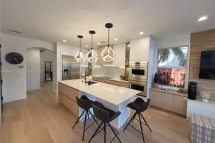 1372 Bayview Dr, Fort Lauderdale, FL 33304 - Photo 2