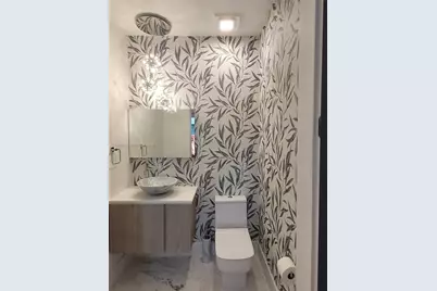 1372 Bayview Dr, Fort Lauderdale, FL 33304 - Photo 14