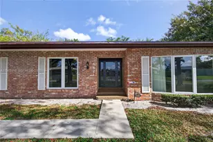 6621 E Tropical Way, Plantation, FL 33317 - Photo 4