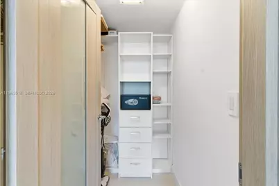 200 Biscayne Blvd Wy #706, Miami, FL 33131 - Photo 36